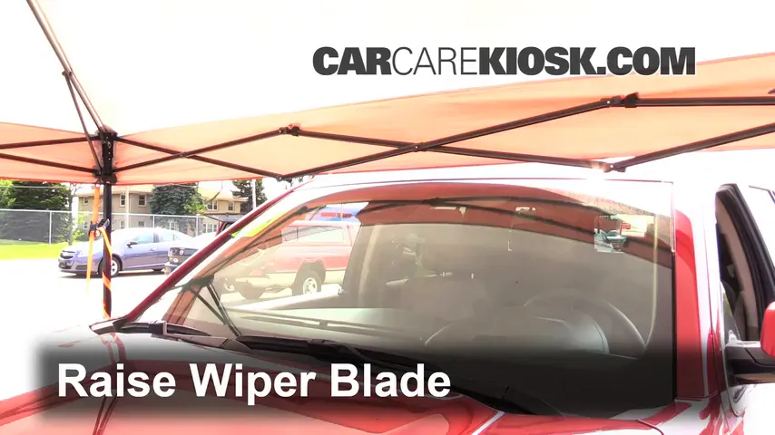 2015 Chevrolet Tahoe LT 5.3L V8 FlexFuel Windshield Wiper Blade (Front)